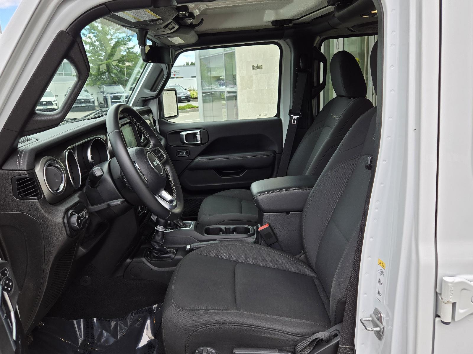 2020 Jeep Wrangler Unlimited Sahara photo 3