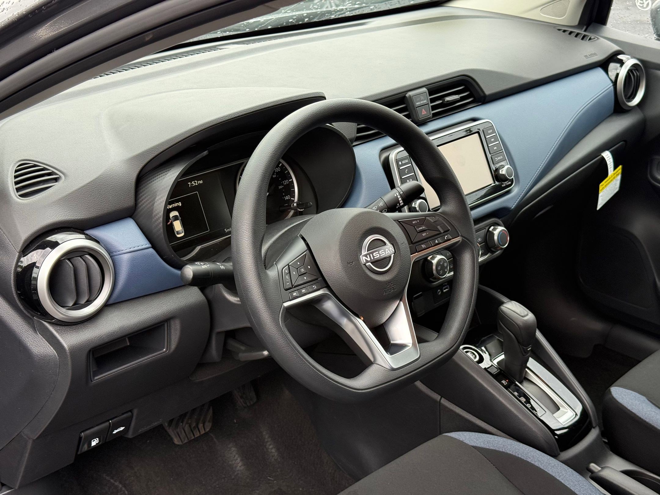 2025 Nissan Versa SV photo 3