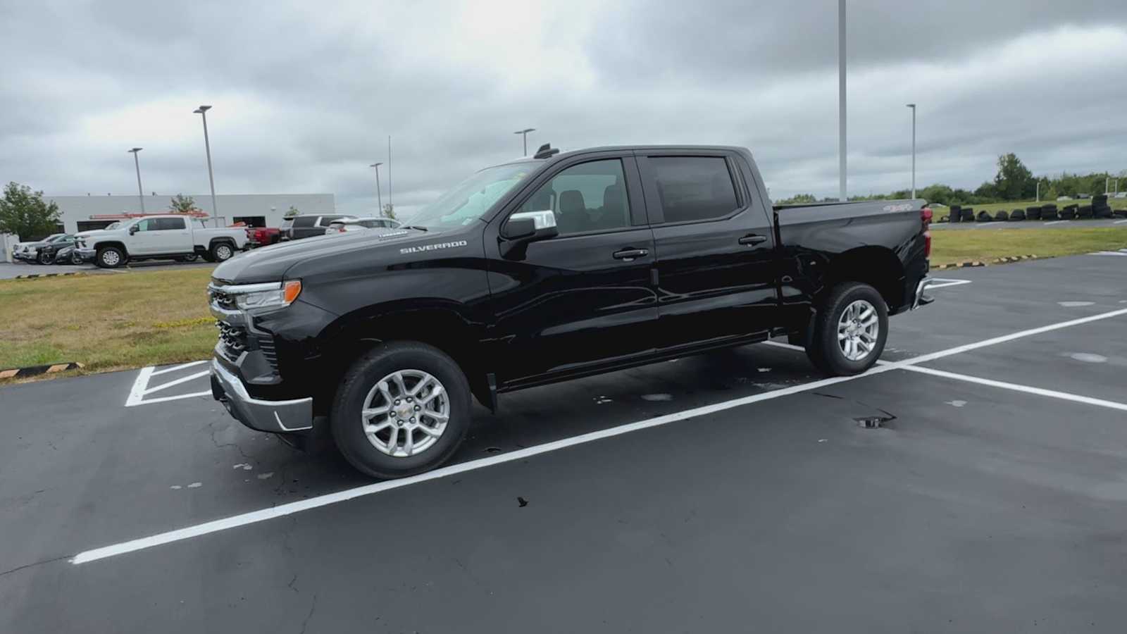 2026 Chevrolet Silverado 1500 LT photo 3