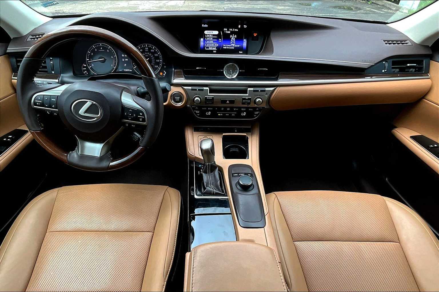 2017 Lexus ES 350 photo 15
