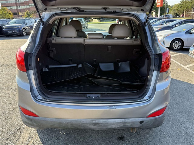 2015 Hyundai Tucson SE photo 29