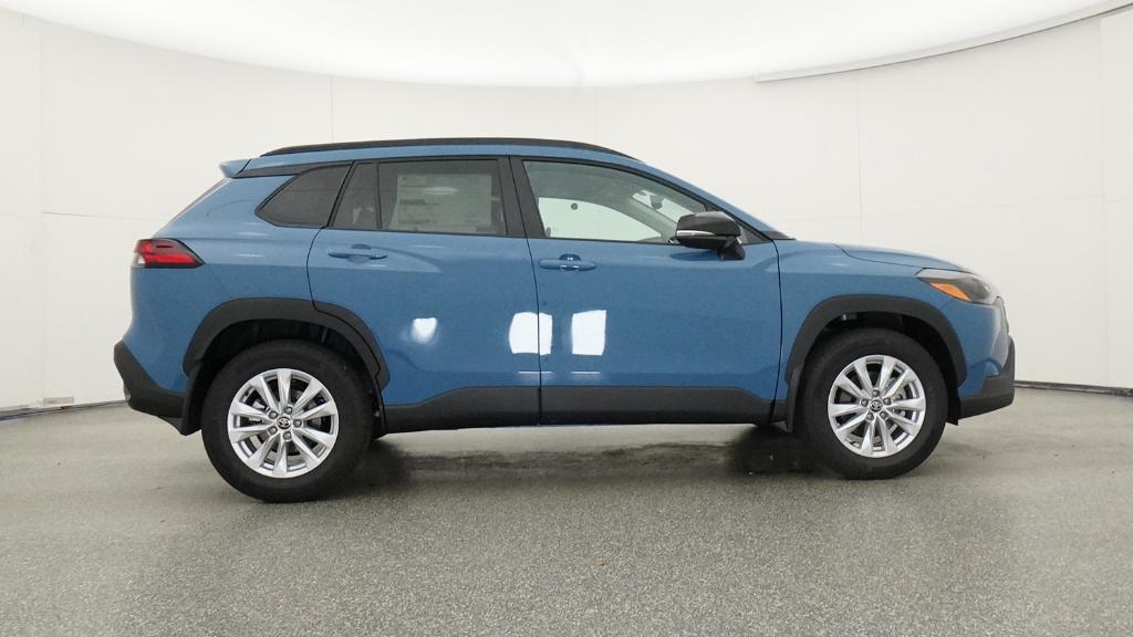 2026 Toyota Corolla Cross LE photo 26