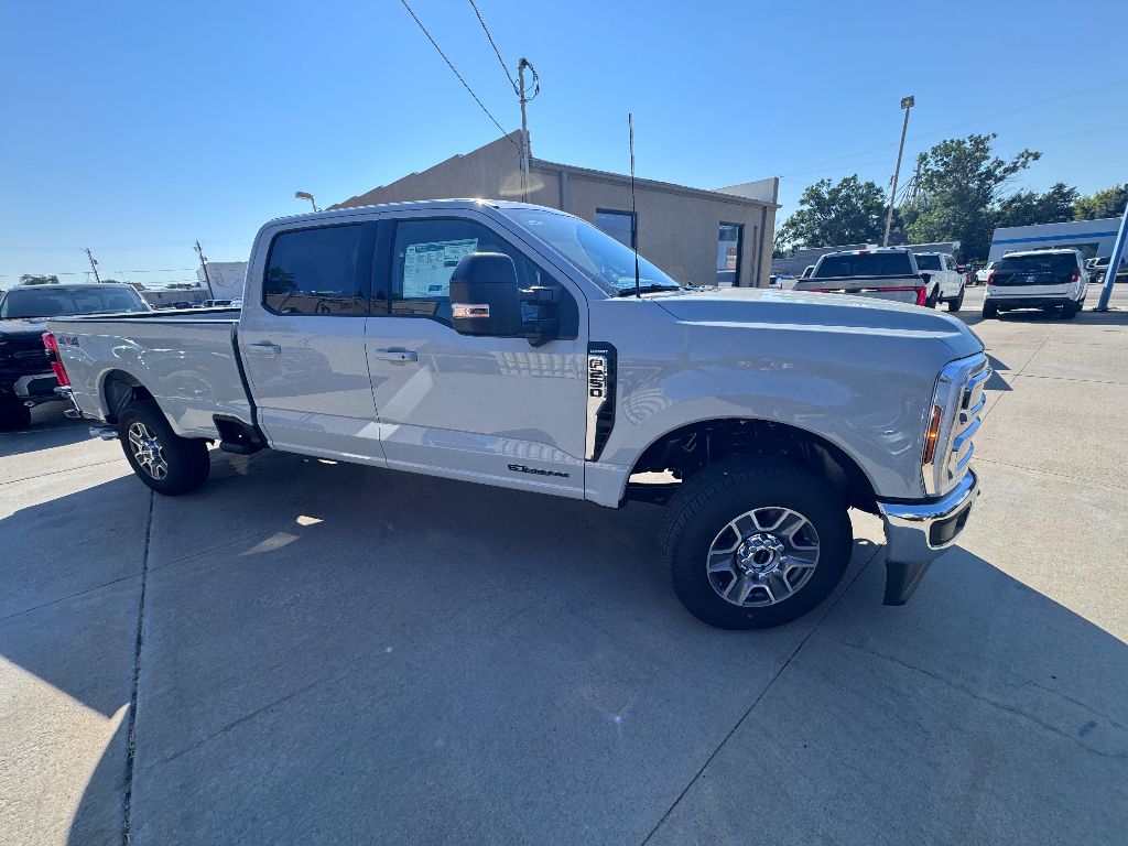 2026 Ford F-250 Lariat photo 3