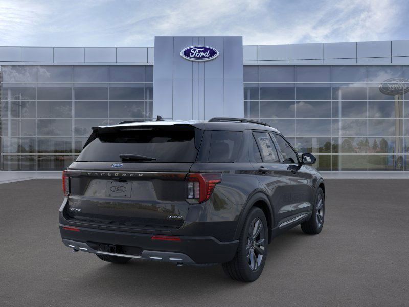 2025 Ford Explorer photo 5