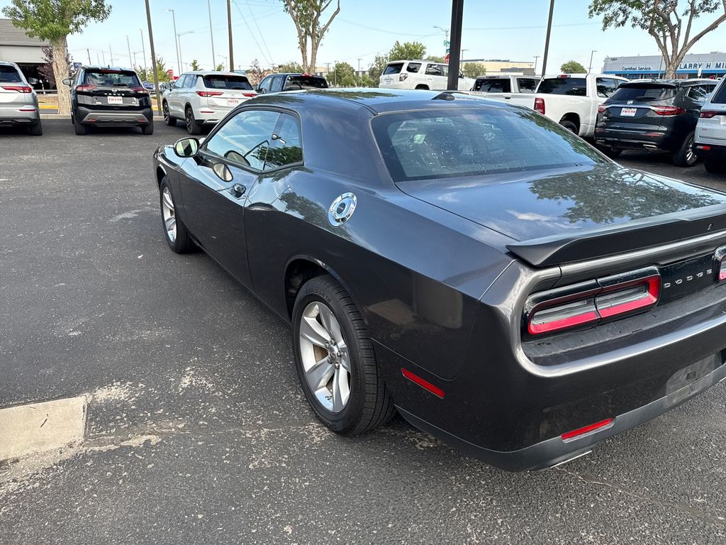 2023 Dodge Challenger SXT photo 4
