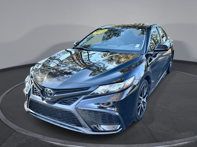 2024 Toyota Camry SE's photo