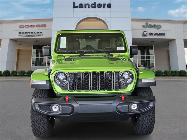 2025 Jeep Wrangler Rubicon photo 2