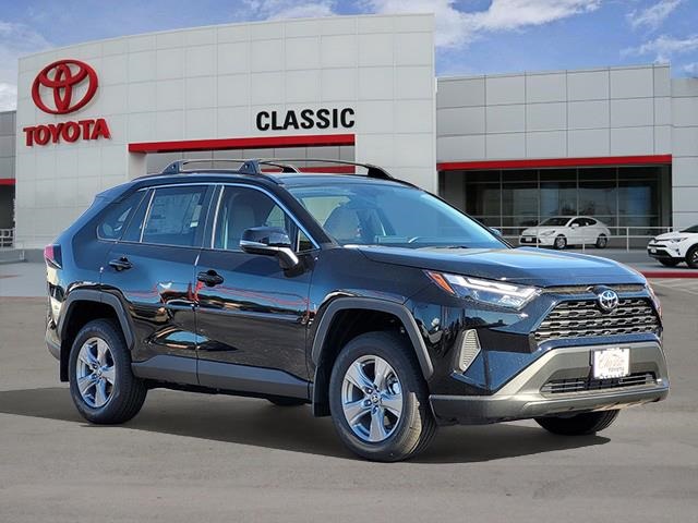 2025 Toyota RAV4 XLE's photo