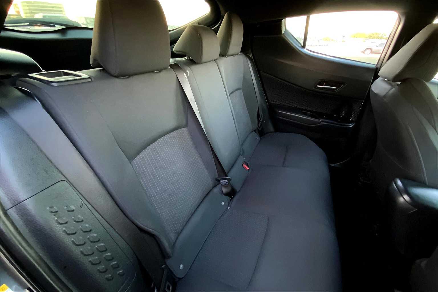 2018 Toyota C-HR XLE Premium photo 18