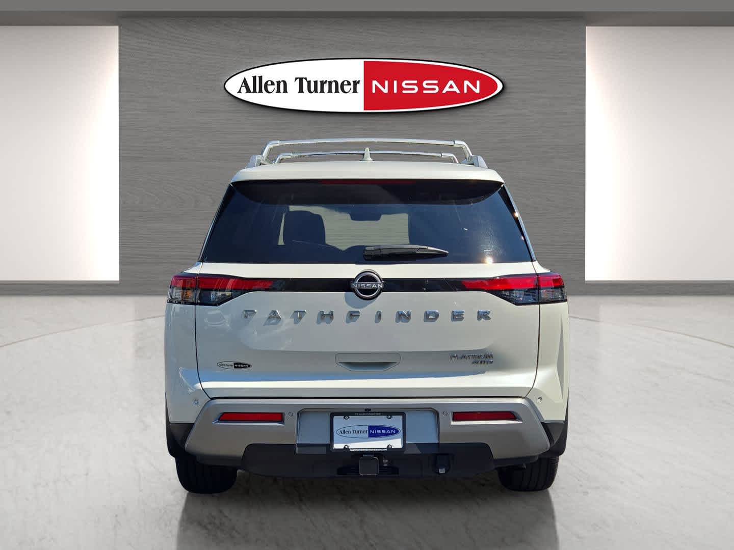 2024 Nissan Pathfinder Platinum photo 7