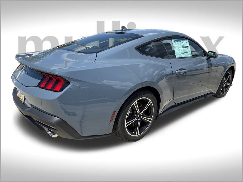 2025 Ford Mustang EcoBoost photo 3