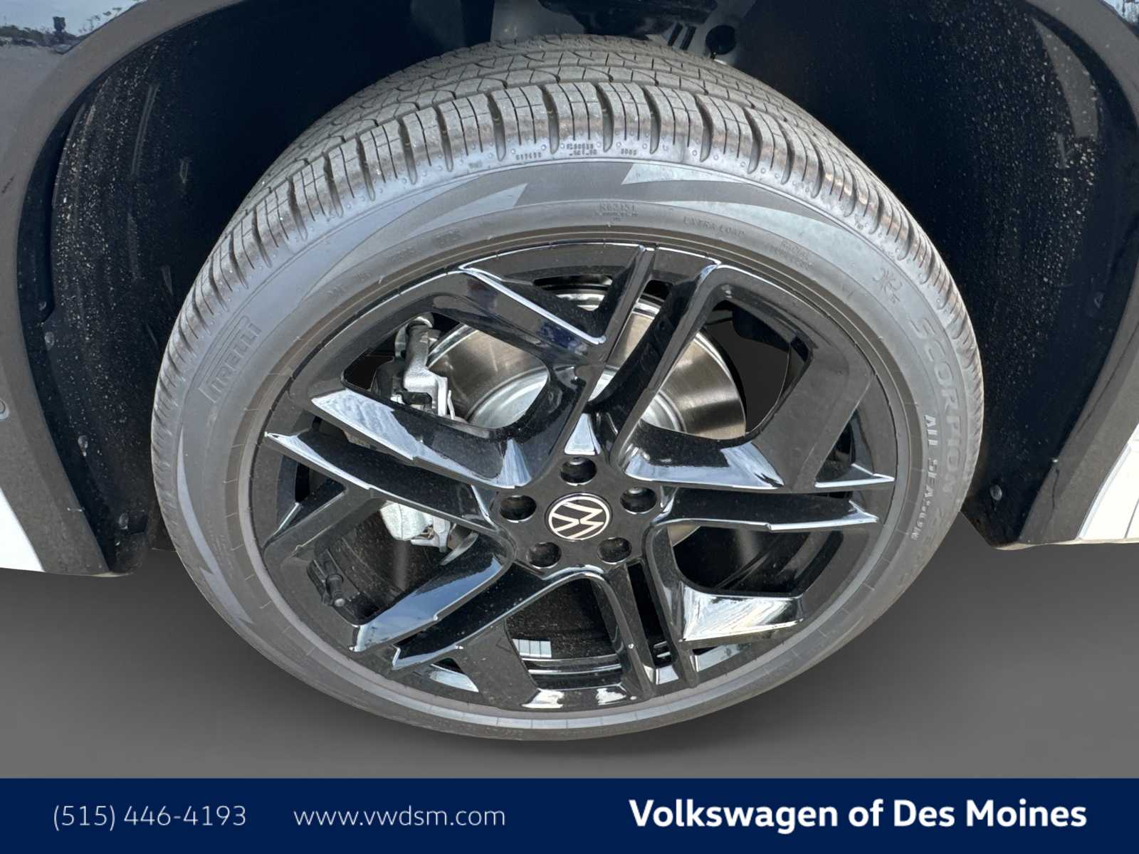 2025 Volkswagen Tiguan SE R-Line Black photo 8