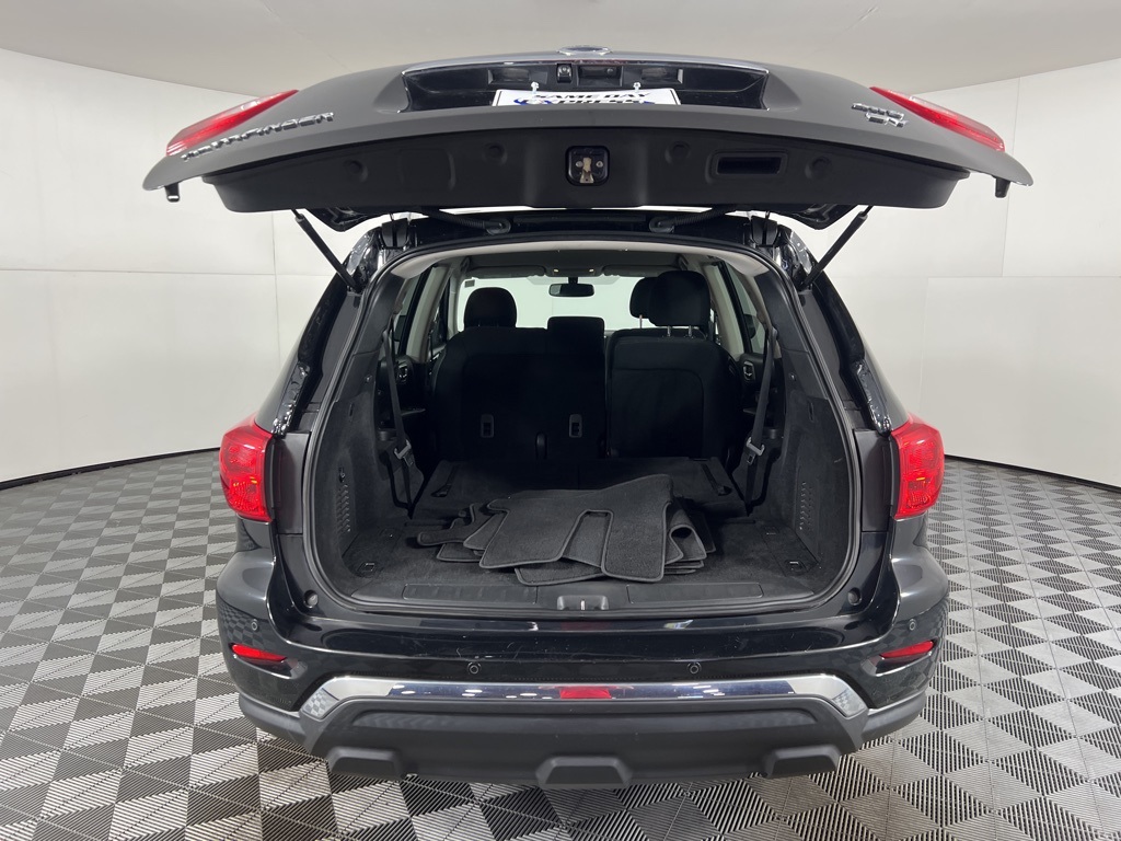 2019 Nissan Pathfinder SV photo 8