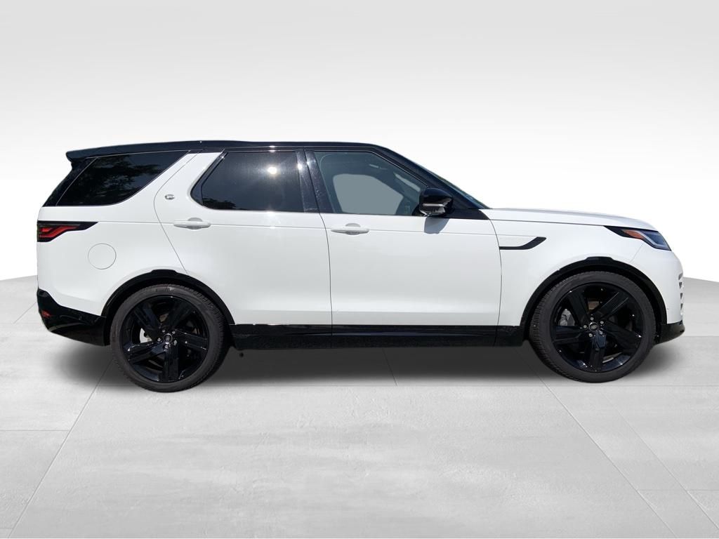 2025 Land Rover Discovery SE photo 4