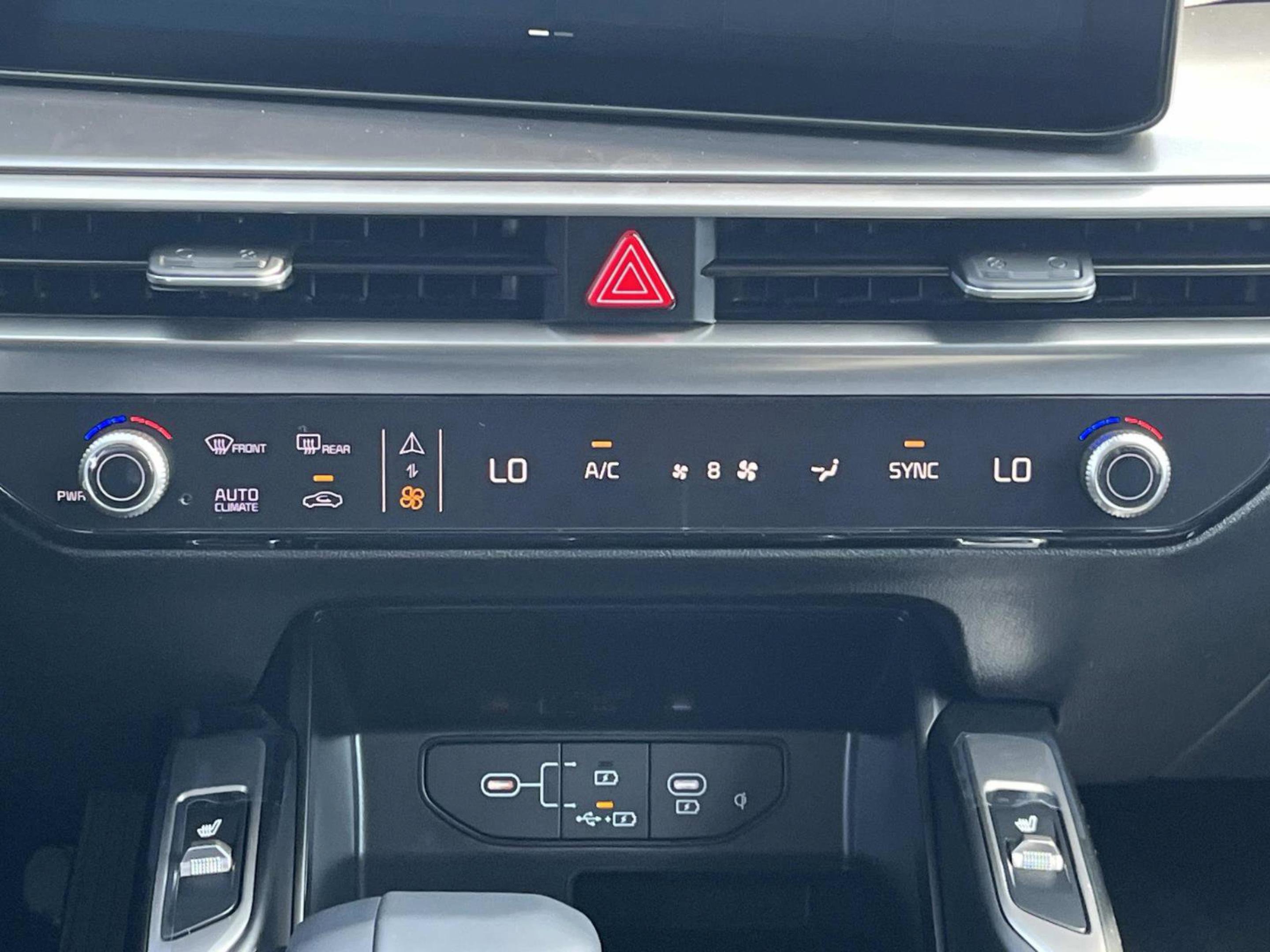 2026 Kia Sorento S photo 13