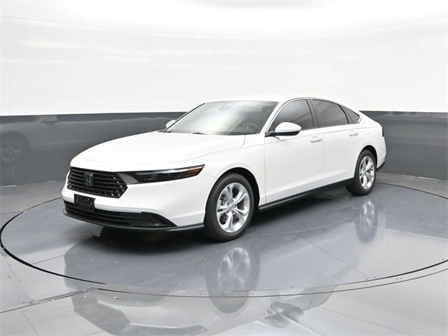 2025 Honda Accord LX's photo