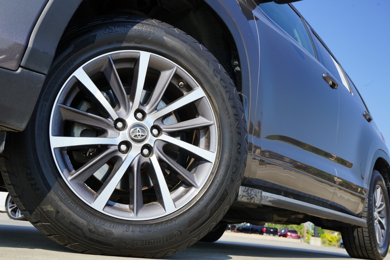 2017 Toyota Highlander SE XLE photo 10