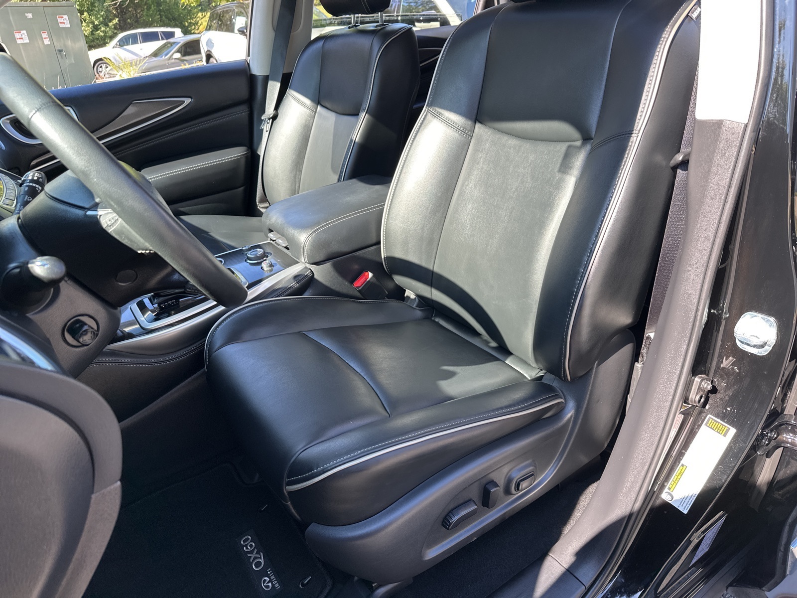 2020 Infiniti QX60 Luxe photo 10