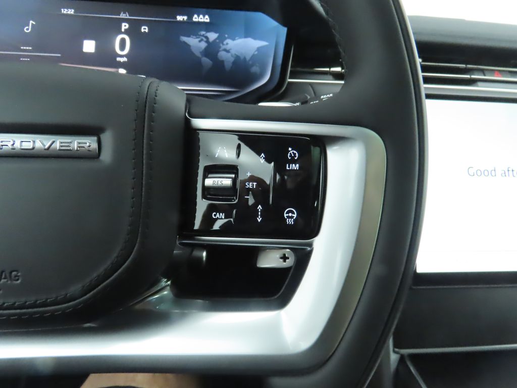 2025 Land Rover Range Rover SE photo 11