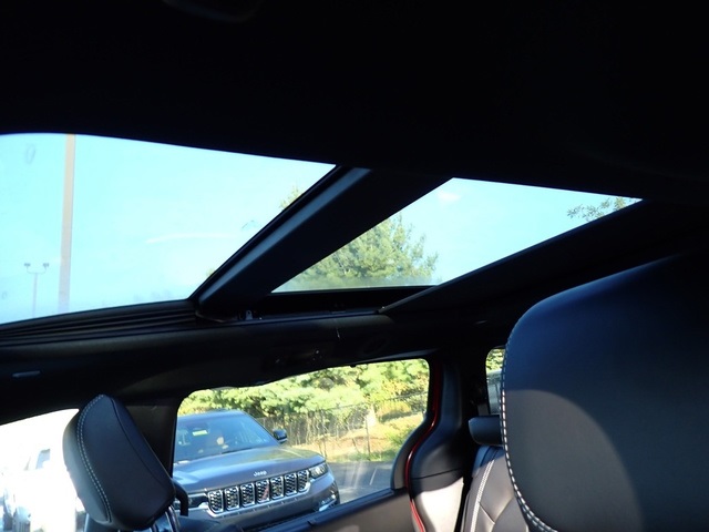 2026 Chrysler Pacifica photo 17