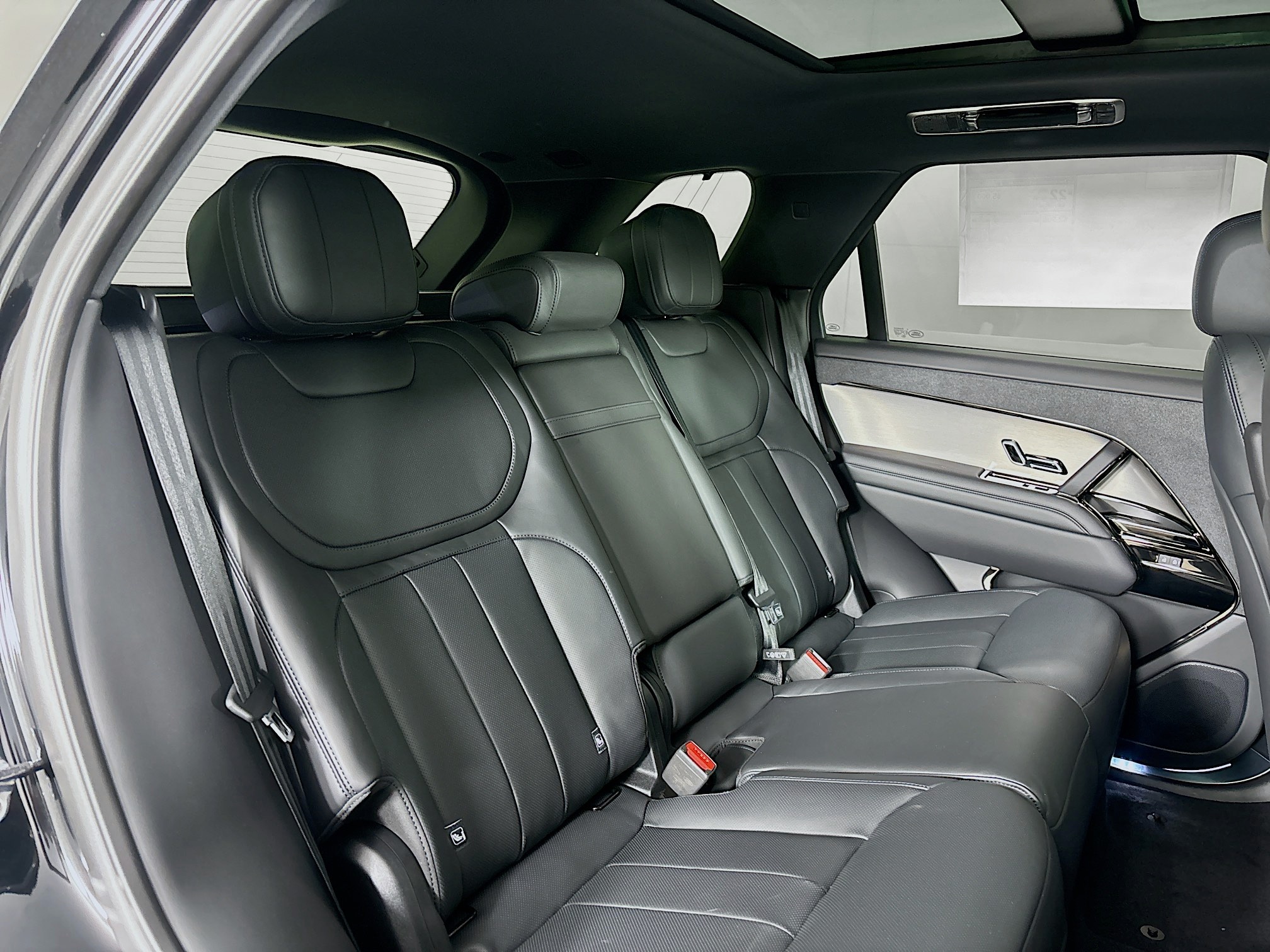 2025 Land Rover Range Rover Sport SE photo 25