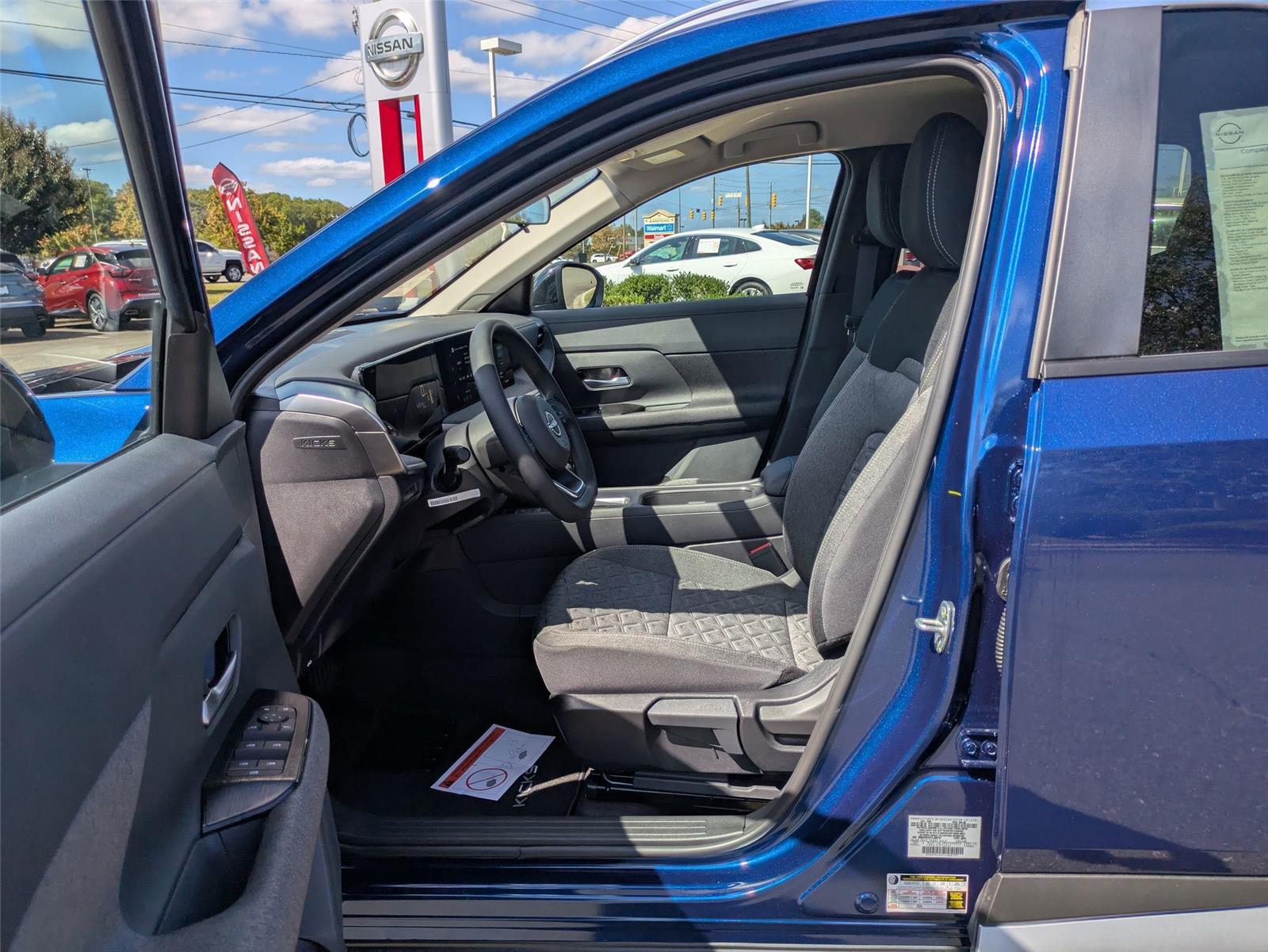 2026 Nissan Kicks SV photo 13