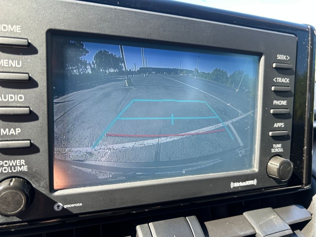 2021 Toyota RAV4 XLE photo 13