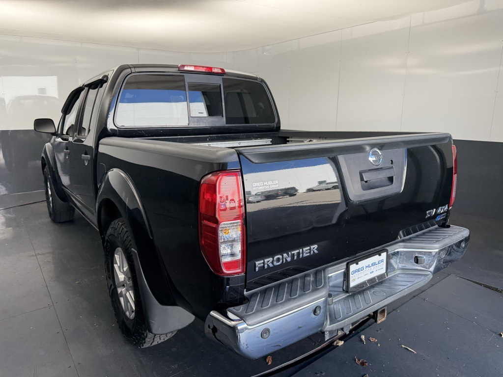 2017 Nissan Frontier SV photo 2