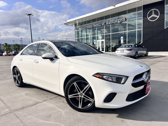 2022 Mercedes-Benz A-Class A220's photo