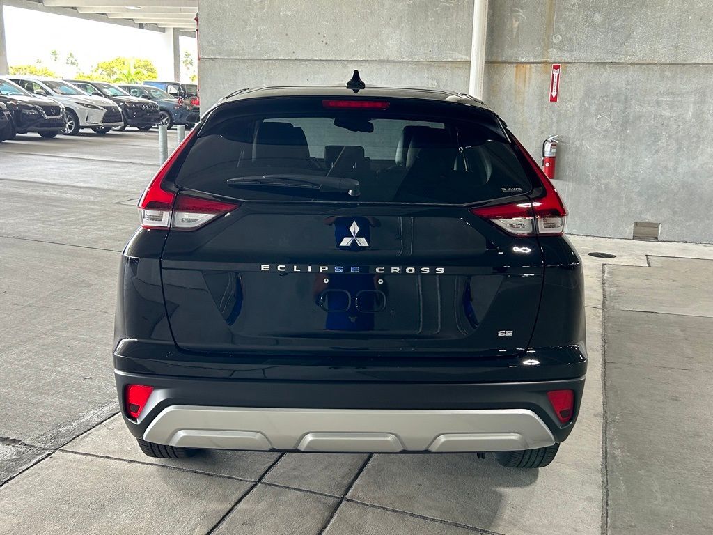 2024 Mitsubishi Eclipse Cross SE photo 4
