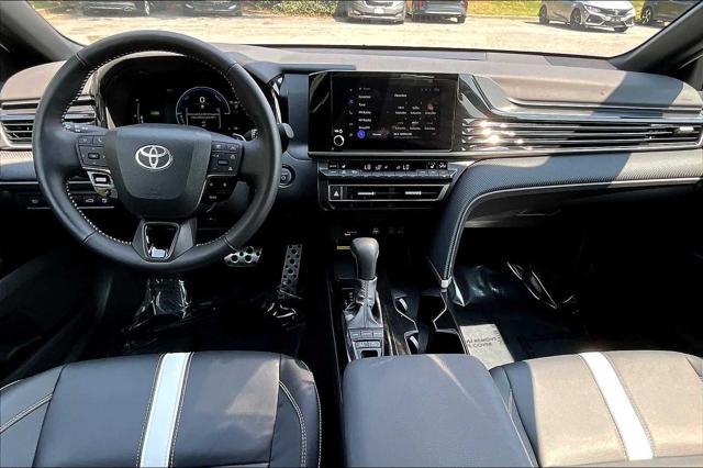 2025 Toyota Camry SE photo 15