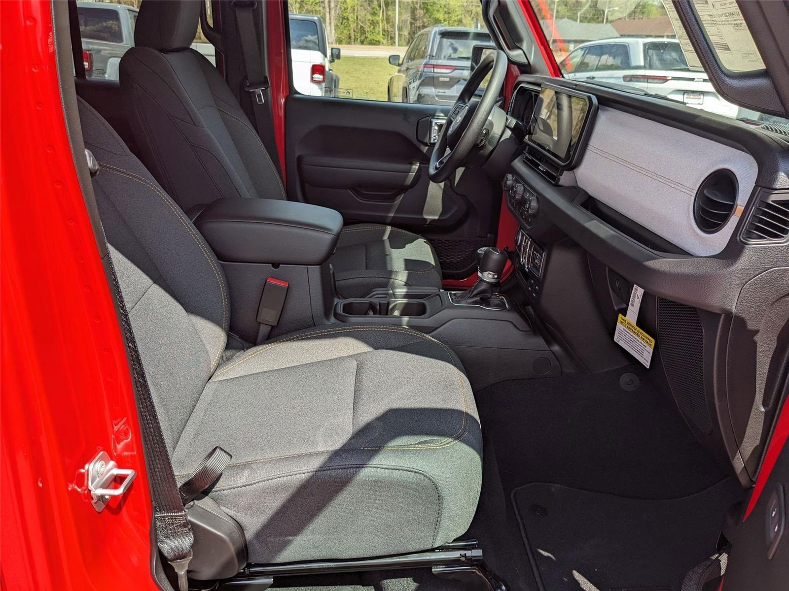 2025 Jeep Gladiator Sport photo 13