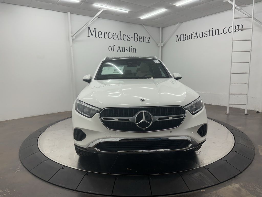 2026 Mercedes Benz GLC 300 photo 2