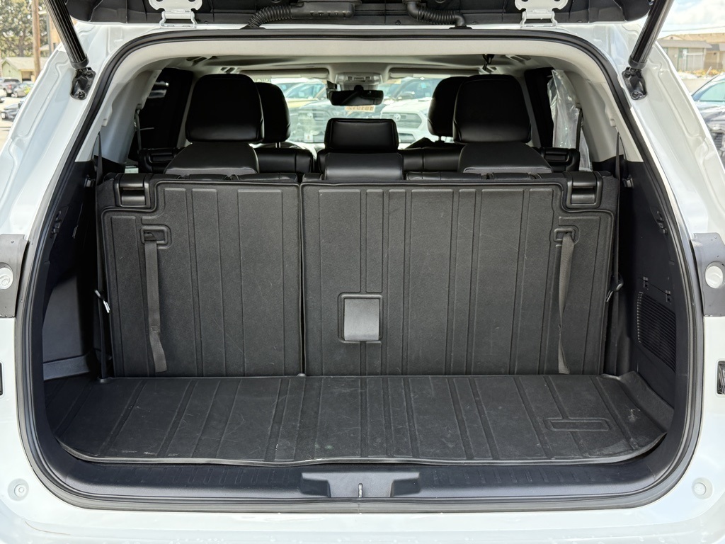 2023 Toyota Highlander XLE photo 13