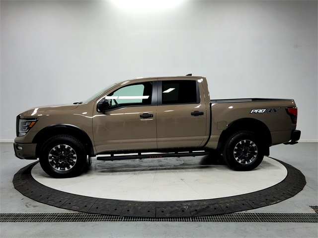 2024 Nissan Titan PRO-4X photo 4