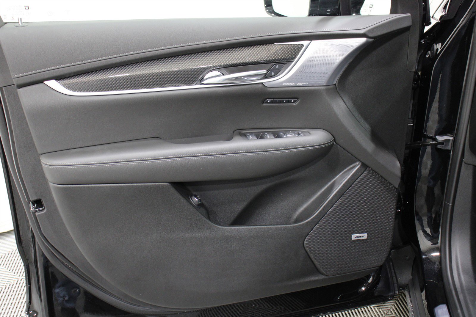 2025 Cadillac XT6 Sport photo 6