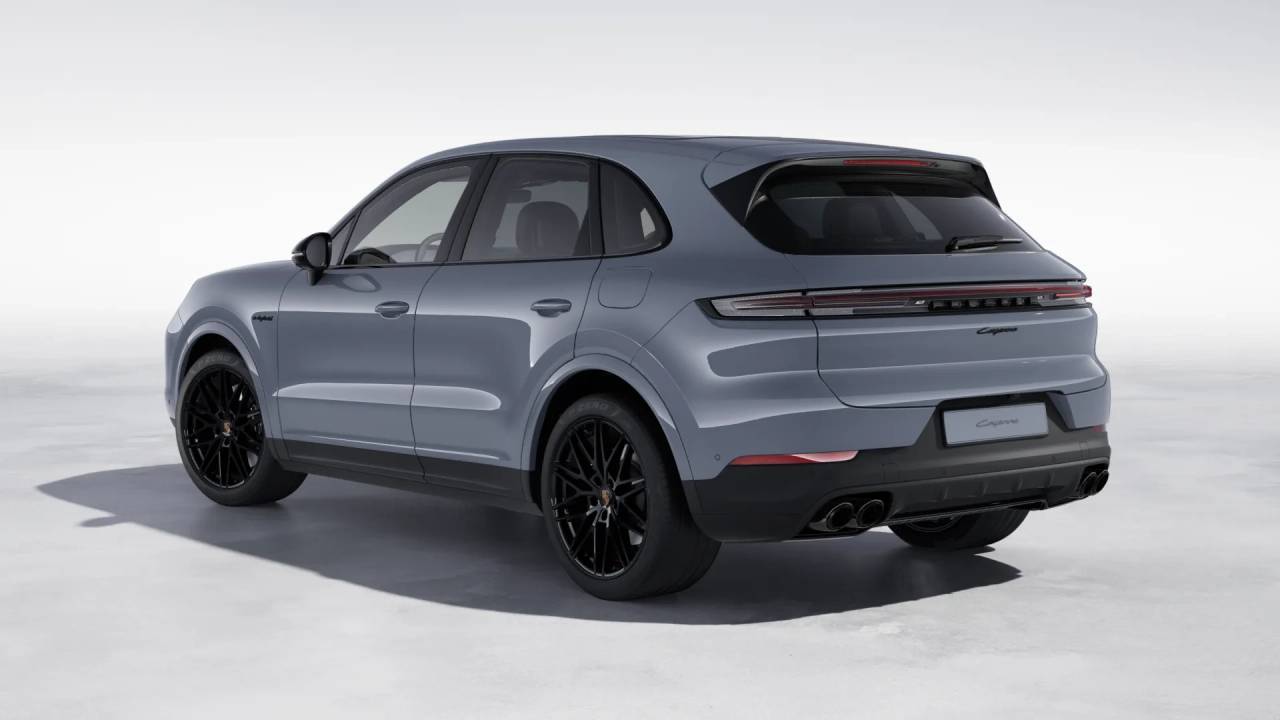 2026 Porsche Cayenne E-Hybrid photo 2