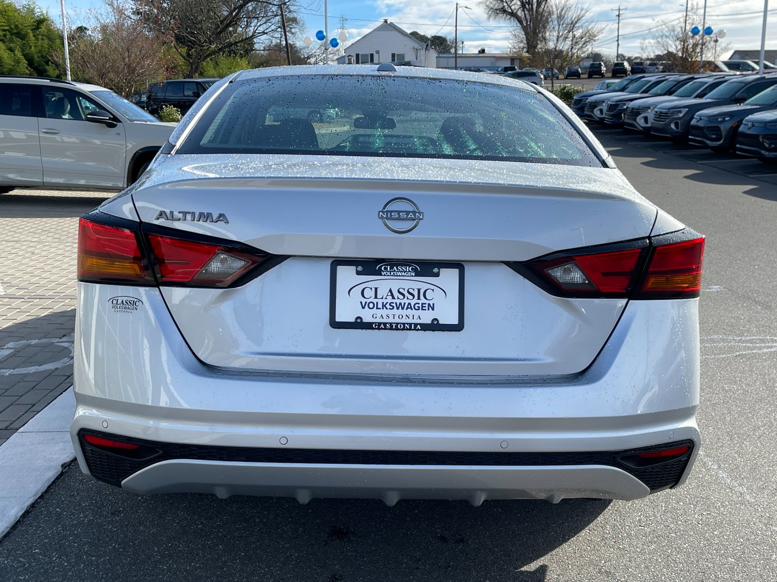 2025 Nissan Altima SV photo 2