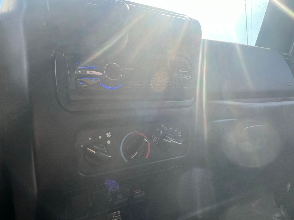 2005 Jeep Wrangler Rubicon photo 10
