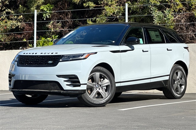 New 2025 Arroios Grey Land Rover Dynamic SE image 1