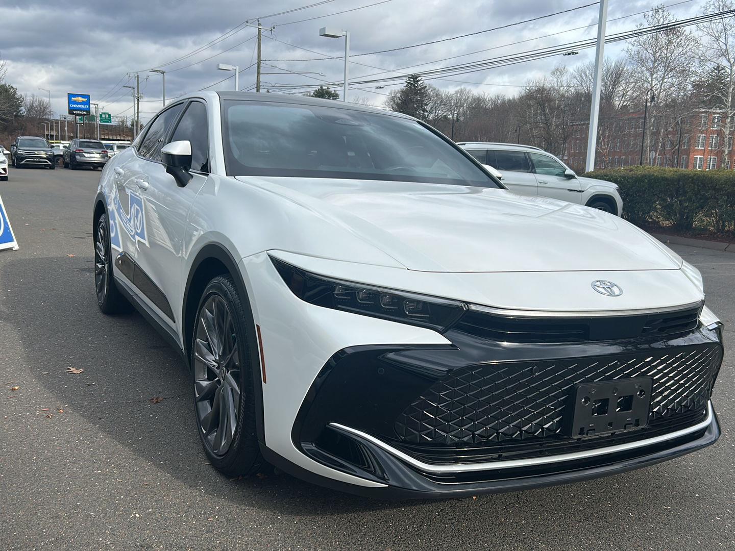 2023 Toyota Crown Limited photo 4