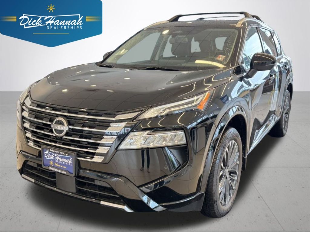 2025 Nissan Rogue Platinum's photo