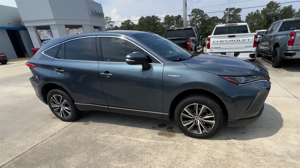 2021 Toyota Venza LE photo 2