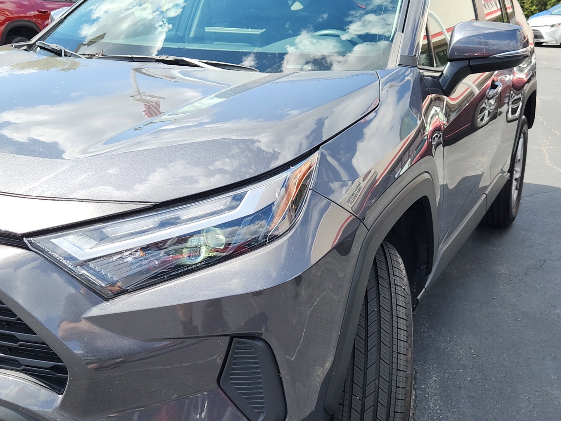 2023 Toyota RAV4 XLE photo 8