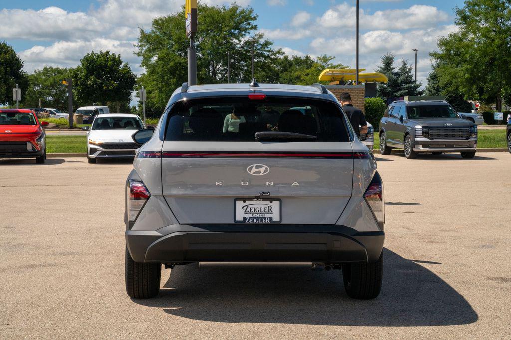 2026 Hyundai Kona SEL photo 3