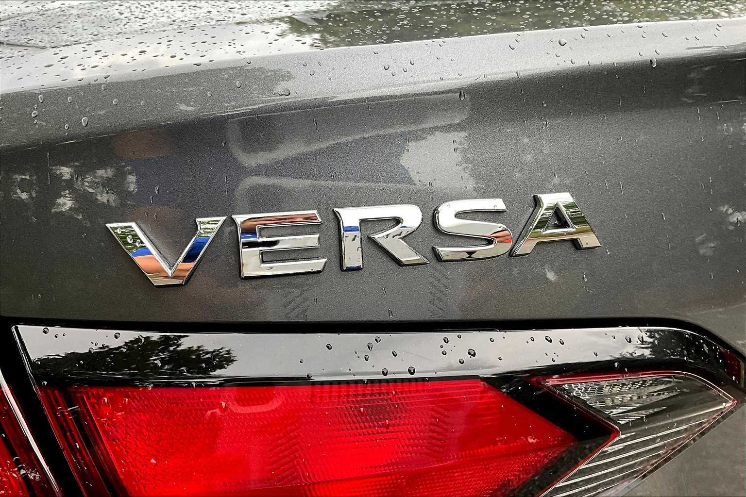 2024 Nissan Versa SV photo 29