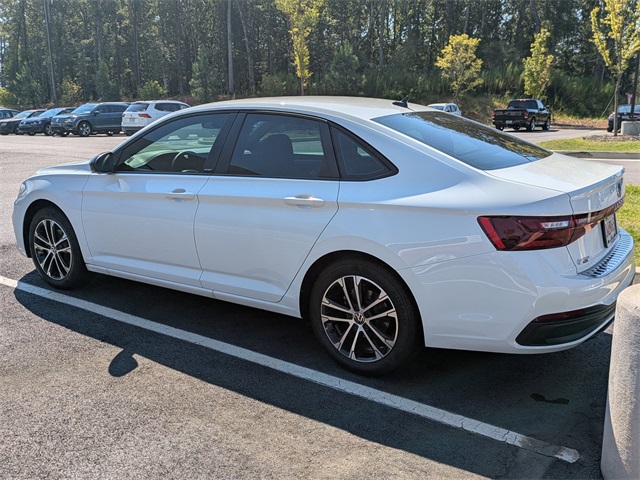2025 Volkswagen Jetta 1.5T Sport photo 3