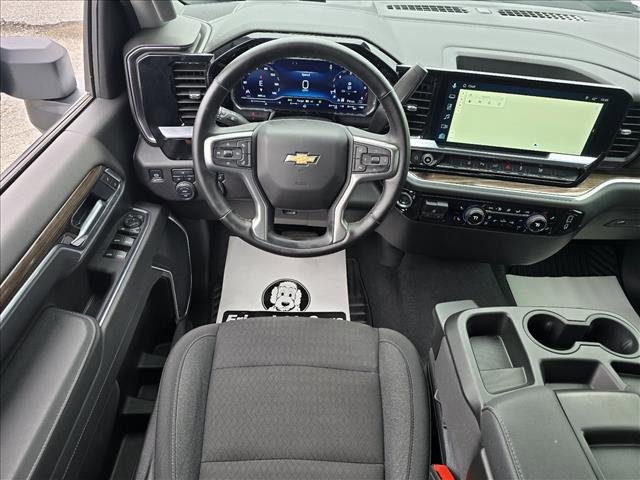 2025 Chevrolet Silverado 2500HD LT photo 3