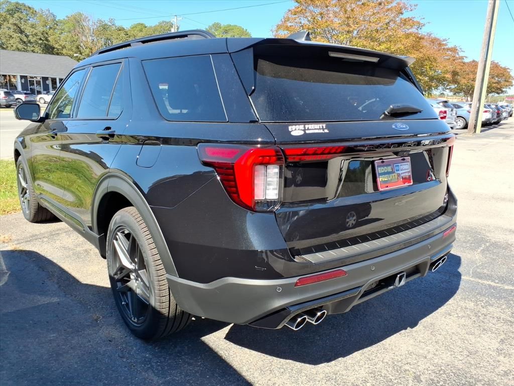 2025 Ford Explorer ST photo 2