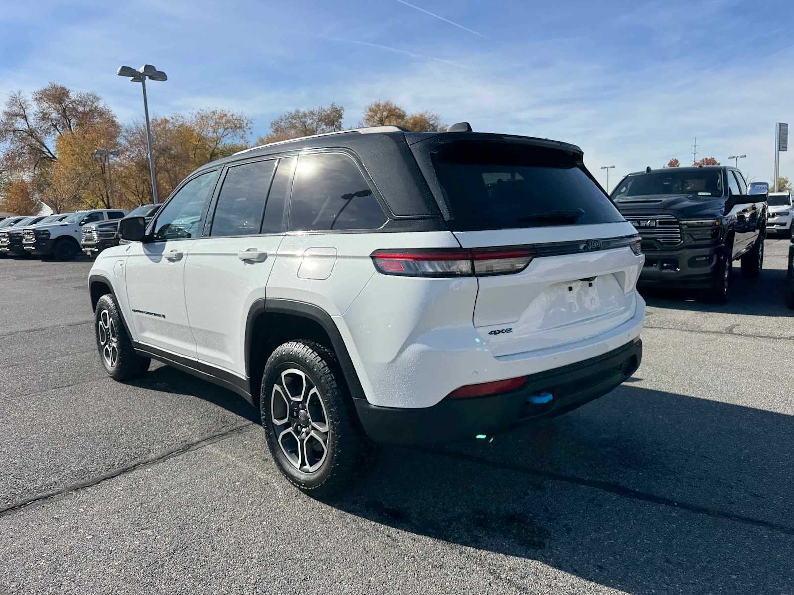 2022 Jeep Cherokee Trailhawk 4xe photo 2